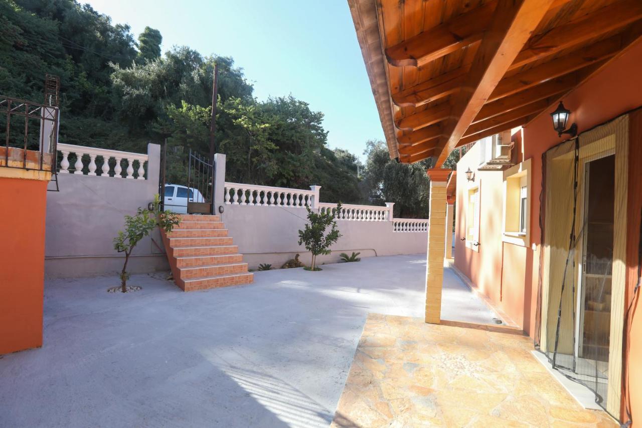 Daire Platouka's House
